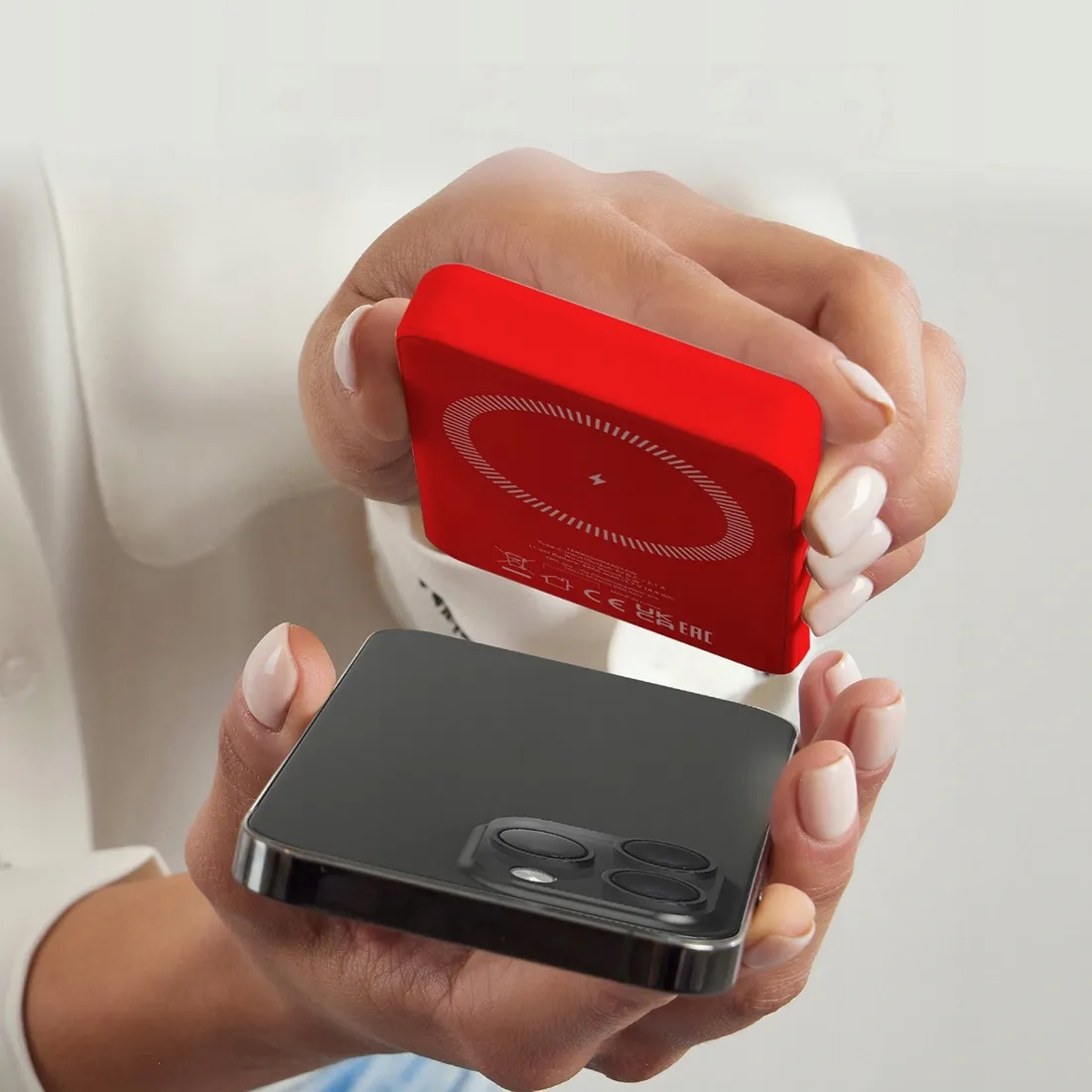 powerbank-5000-mah-magsafe-czerwony