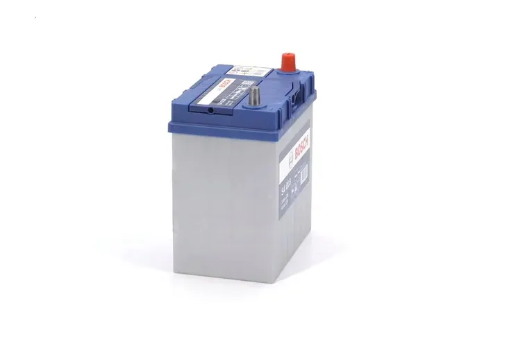 bosch-akumulator-40ah-330a-silver-s4-p-prad-rozruchowy-en-330-a