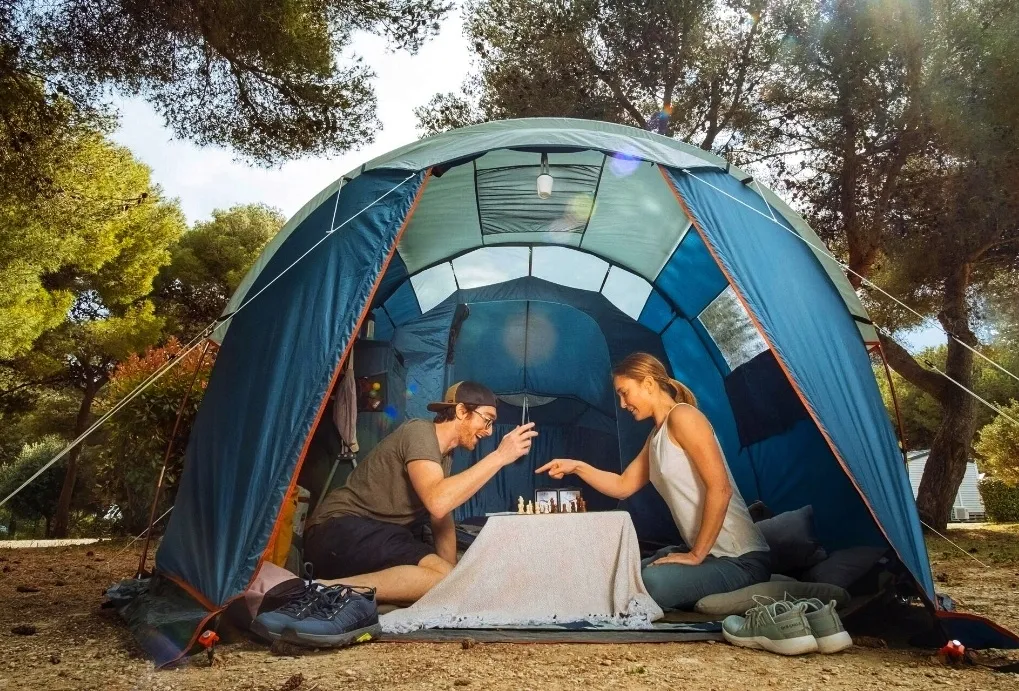 duzy-namiot-kempingowy-biwakowy-turystyczny-rodzinny-4-osobowy-quechua