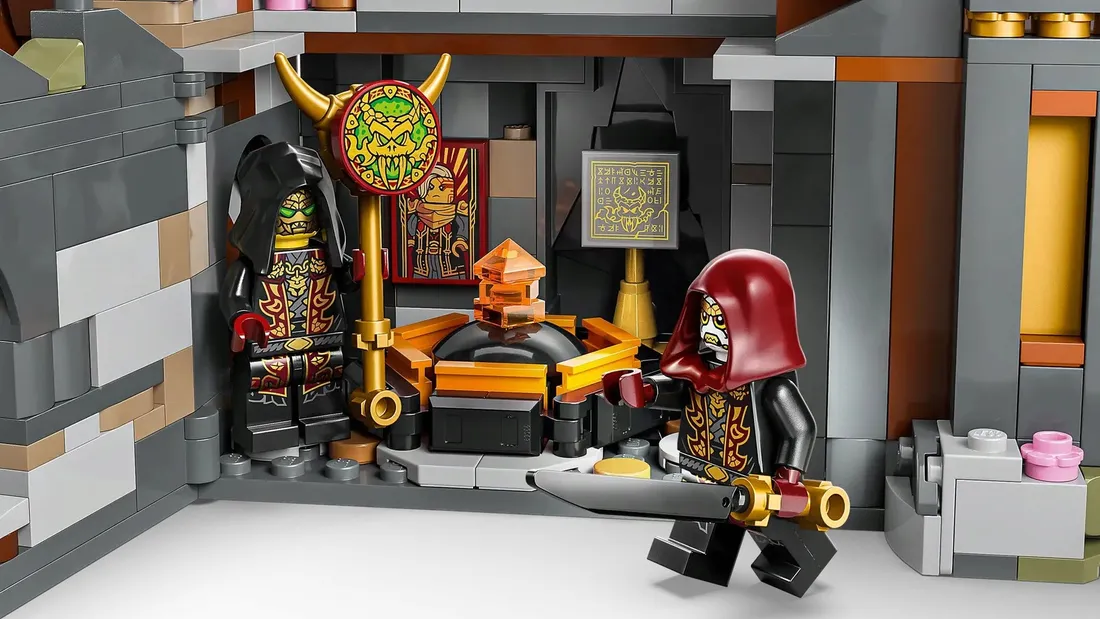 lego-71861-ninjago-the-old-town