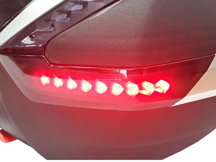 kufer-centralny-hf-e68-silver-48l-swiatlo-stop-led-producent-inny