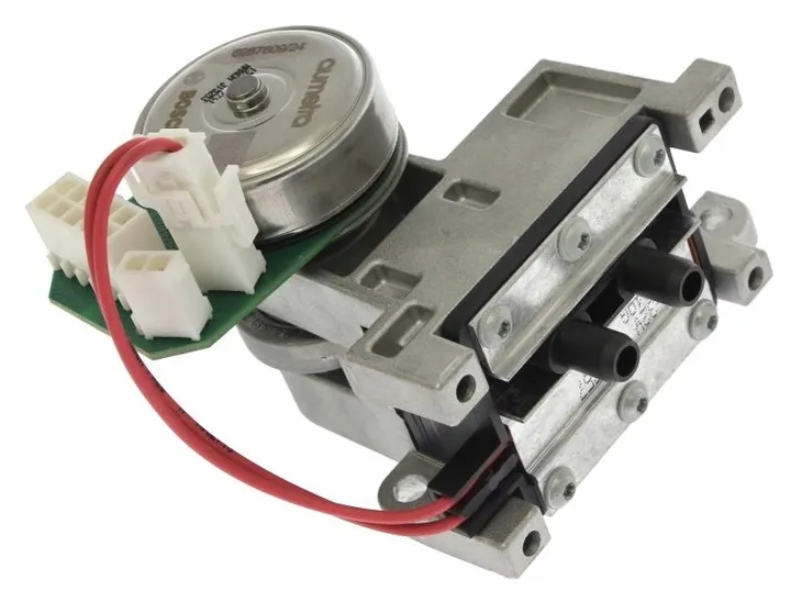 pompa-do-modulu-adblu-volvo-bosch-bosch-numer-katalogowy-oryginalu-renault-74-85-130-512-volvo-7485-13-0512-volvo-85130512