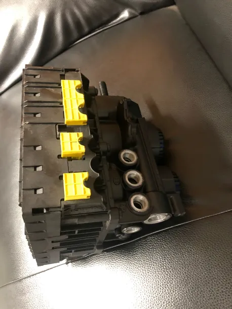 modulator-ebs-wabco-standard-wabco-4801020330-stan-nowy-typ-samochodu-niezdefiniowany