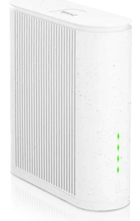 zyxel-ee3301-00-firewall-hardware-desktop