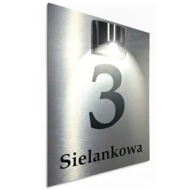 tabliczka-z-numerem-domu-adresowa-na-dom-podswietlana-solarna-z-nr-domu
