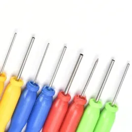 zestaw-stalowych-igiel-do-wylutowywania-8-sztuk-w-plastikowym-opakowaniu