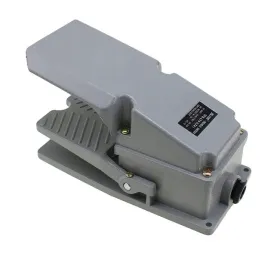 pedal-nozny-pn-03-lt4-przelacznik-przycisk-no-nc-com-15a-250v-monostabilny