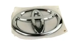 znaczek-logo-emblemat-toyota-aygo-yaris-auris-nowy