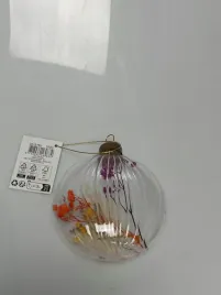 szklana-plaska-kula-z-suszonymi-kwiatami-kolorowymi-zawieszka-ozdoba