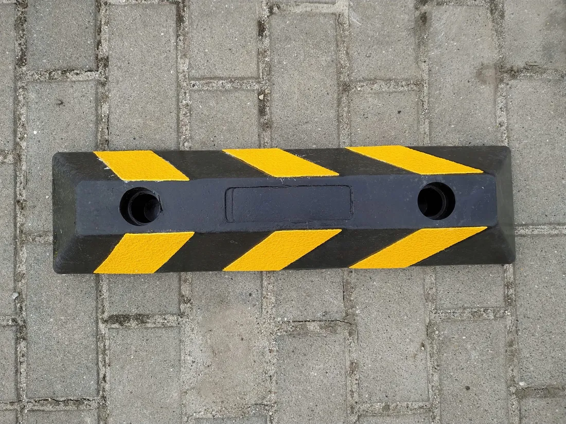 ograniczniki-parkingowe-separatory-odbojnice-progi-stan-nowy