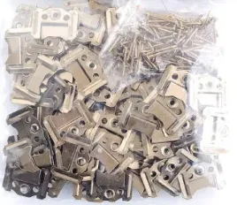 uchwyty-blaszki-spinki-mocujace-1mm-do-paneli-pcv
