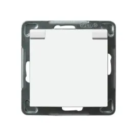 gniazdo-bryzgoszczelne-z-uziemieniem-ip-44-bialy-sonata