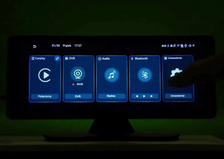 ekran-multimedialny-navitel-ds1020-carplay-android-auto-wifi-bluetooth-zlacza-usb