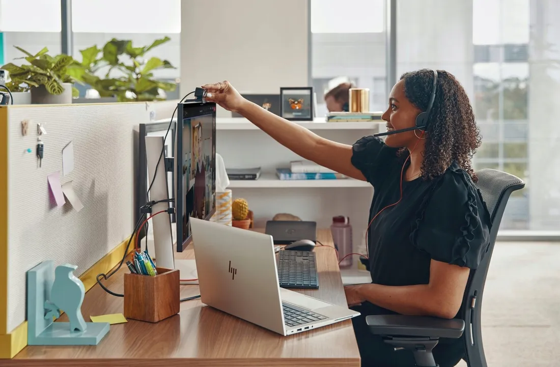 poly-blackwire-3220-usb-c-usb-c-a-adapter-8x228aa