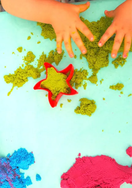 piasek-dynamiczny-1kg-naturalny-wiek-dziecka-3-lata