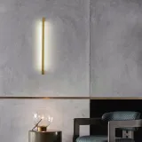 nowoczesna-dluga-liniowa-lampa-scienna-led-kinkiet-zloty-niko-100cm-wobako-rodzaj-gwintu-zintegrowane-zrodlo-led
