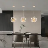 lampa-wiszaca-sufitowa-krysztalowa-glamour-zyrandol-zloty-nad-stol-jadalnia-material-dominujacy-metal