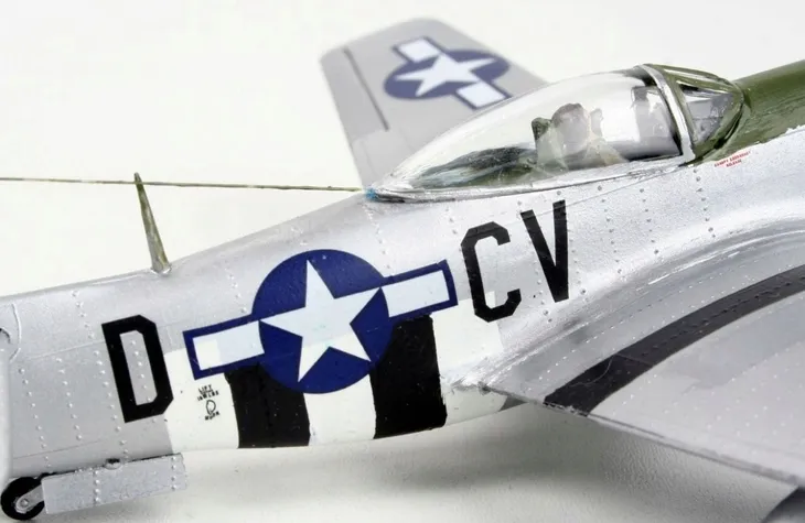 model-plastikowy-p-51d-mustang-revell-model-04148