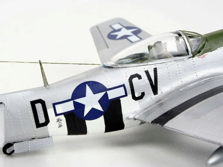 model-plastikowy-p-51d-mustang-revell-marka-revell-stan-zlozenia-do-zlozenia