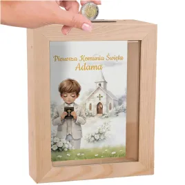 skarbonka-drewniana-z-imieniem-na-pieniadze-prezent-na-komunie-upominek