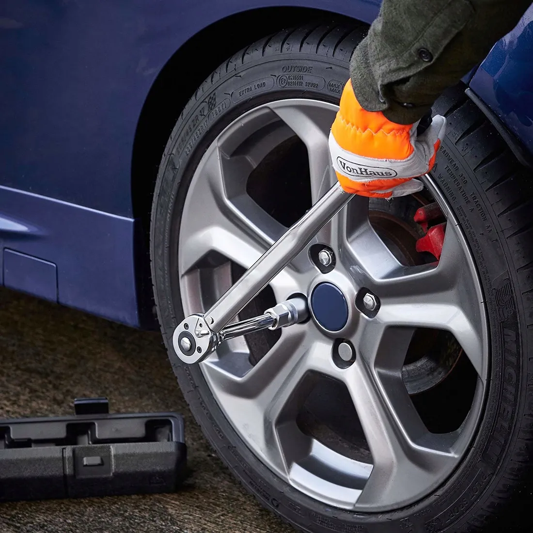 klucz-dynamometryczny-1-2-28-210nm