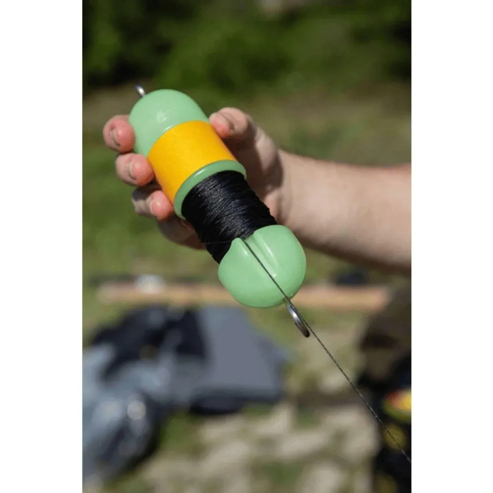 splawik-black-cat-outrigger-float-glow