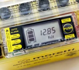 akumulator-do-skutera-motocykla-quada-crossa-motoru-12v-7ah-lcd-wyswietlacz
