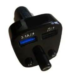 transmiter-samochodowy-wyposazony-w-dwa-porty-usb-czarny