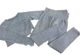 szary-komplet-sportowy-damski-m-legginsy-i-top-na-silownie-i-do-jogi