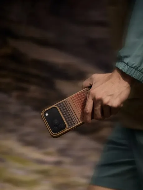 pitaka-aramid-proguard-case-etui-magsafe-do-iphone-17-pro-max-braz-sunset-funkcje-antyposlizgowa-struktura-ladowanie-indukcyjne-magsafe-pochlanianie-wstrzasow