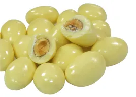 migdaly-w-bialej-czekoladzie-100g-od-skworcu