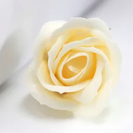 kremowa-roza-mydlana-ivory-sztuka