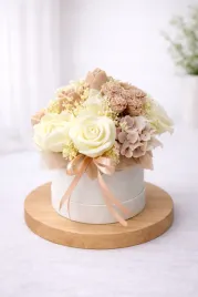 flower-box-swiece-sojowe-wieczny-bukiet-prezent-urodziny-imieniny
