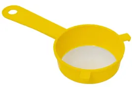 sitko-plastikowe-z-raczka-male-do-herbaty-ziol-9cm