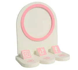 nowoczesny-stojak-z-funkcja-nfc-do-promocji-twoich-mediow-spolecznosciowych