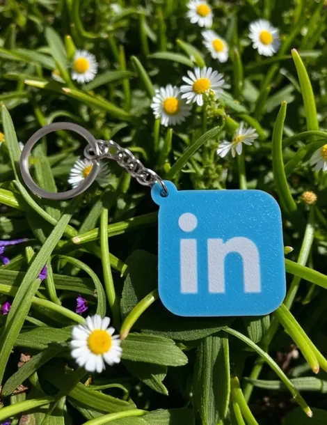 personalizowany-brelok-nfc-linkedin-marka-bez-marki