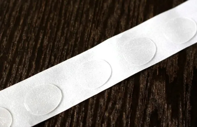 dwustronne-kropki-kleju-tasma-do-balonow-do-girland-balonowych-urodziny