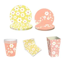 talerze-kubki-kubeczki-jednorazowe-serwetki-papierowe-stokrotka-urodziny