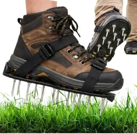 aerator-wertkulator-na-buty-do-trawnikow-napowietrzania-trawy-duze-kolce