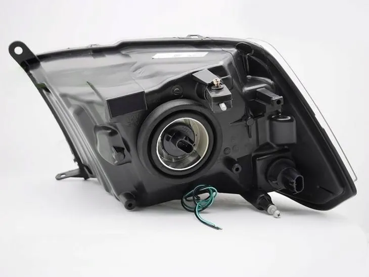 lampy-reflektory-chrome-led-do-dodge-ram-09-18-jakosc-czesci-zgodnie-z-gvo-p-zamiennik-o-jakosci-porownywalnej-do-oryginalu