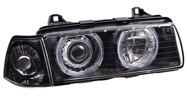 reflektory-przednie-bmw-e36-black-coupe-cabrio-rodzaj-swiatel-mijania-tradycyjne-halogenowe