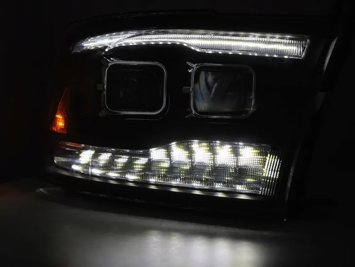 lampy-reflektory-black-led-do-dodge-ram-09-18-jakosc-czesci-zgodnie-z-gvo-p-zamiennik-o-jakosci-porownywalnej-do-oryginalu