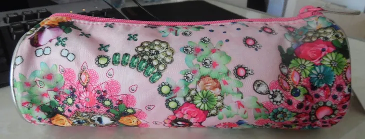 y218-accessorize-etui-piornik-tuba-marka-accessorize