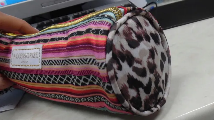 y157-accessorize-etui-piornik-tuba-marka-accessorize