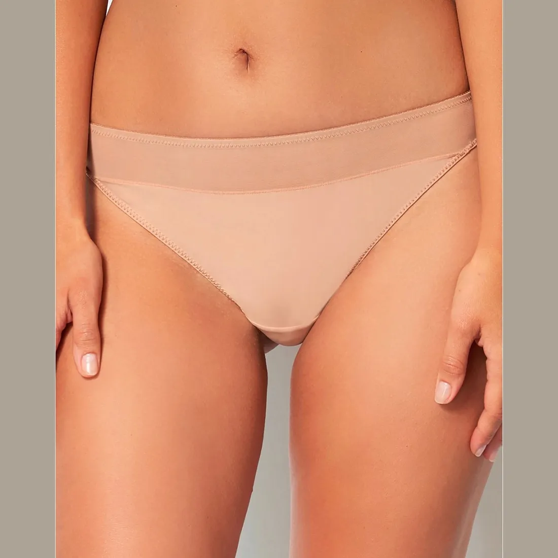 am4820-damskie-majtki-stringi-sans-complexe-40-42