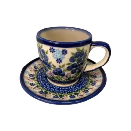 filizanka-sonia-ze-spodkiem-jagodki-ceramika-boleslawiec