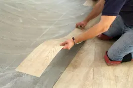 klej-do-paneli-winylowych-do-wykladzin-podlogowych-lvt-pcv-sikabond-130