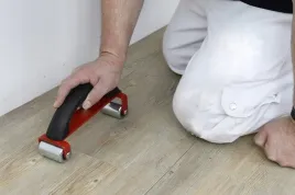 sika-bond-130-spachelka-klej-do-paneli-podlog-winylowych-winylu-winyli