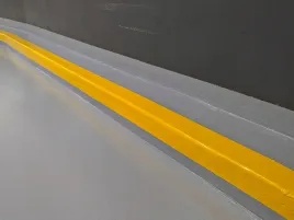 posadzka-epoksydowa-sikafloor-2510-w-szara-ral-7040-firmy-sika-zywica-epoxy