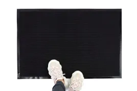 wytrzymala-wycieraczka-malaga-pod-drzwi-i-do-domu-na-buty-czarna-50x80-cm